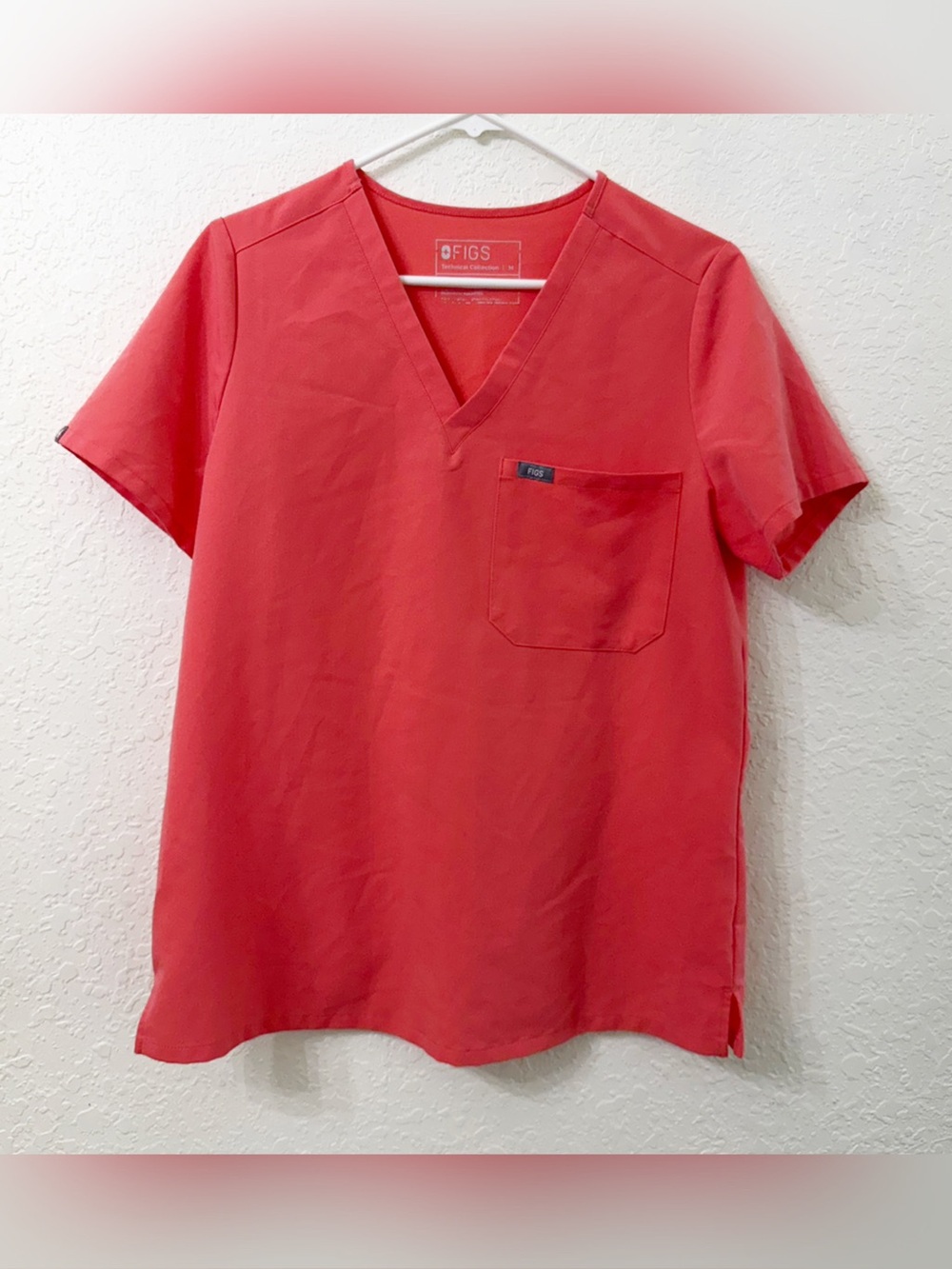 Figs Hot Coral Catarina Scrub Top Size M
